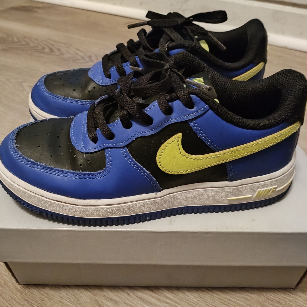 Nike Air Force 1 LV8 Low Racer Blue Volt